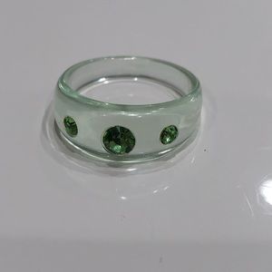 Green Lucite ring🌱